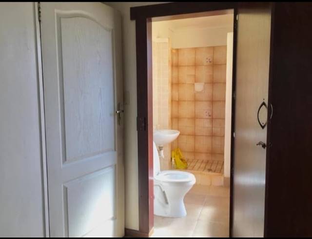 3 BEDROOM FREEHOLD FOR SALE IN ILITHA PARK